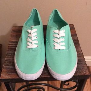 City Sneaks Teal size 10
